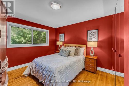 289 Paliser Crescent S, Richmond Hill, ON - Indoor Photo Showing Bedroom