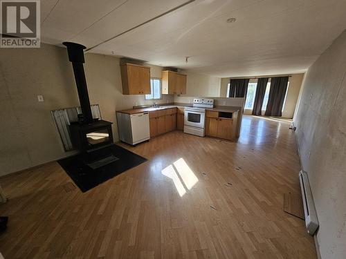 1855 Purser Creek Road, Quesnel, BC - Indoor Photo Showing Kitchen