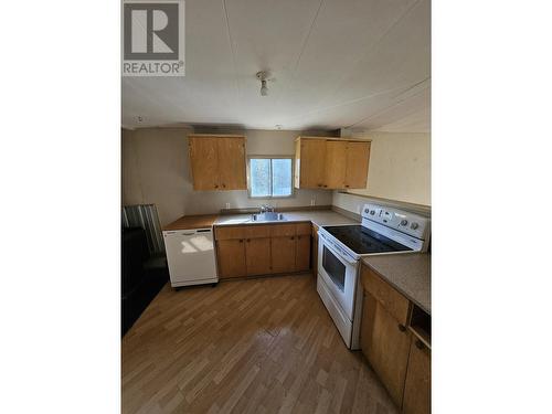 1855 Purser Creek Road, Quesnel, BC - Indoor Photo Showing Kitchen