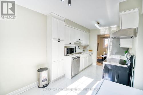 87 Lund Street, Richmond Hill, ON - Indoor Photo Showing Kitchen