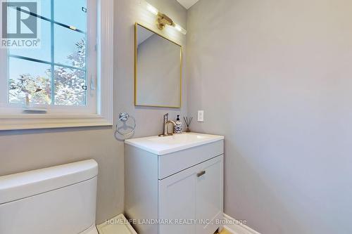 718 Peter Hall Drive, Newmarket, ON - Indoor Photo Showing Bathroom