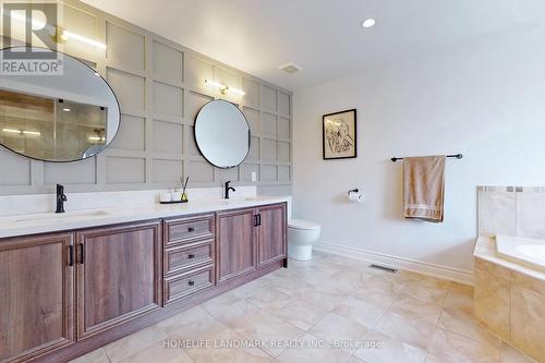 718 Peter Hall Drive, Newmarket, ON - Indoor Photo Showing Bathroom