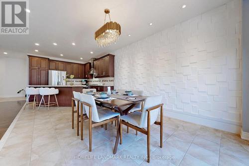 718 Peter Hall Drive, Newmarket, ON - Indoor Photo Showing Dining Room