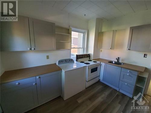 321 Parkdale Avenue, Ottawa, ON - Indoor Photo Showing Laundry Room