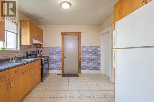 328 Bridge Avenue, Windsor, ON - Indoor Photo Showing Kitchen With Double Sink