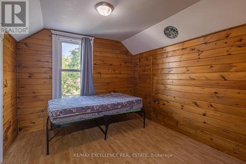 328 Bridge Avenue, Windsor, ON - Indoor Photo Showing Bedroom