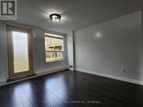 17 Boulder Crescent, Guelph, ON - Indoor Photo Showing Other Room