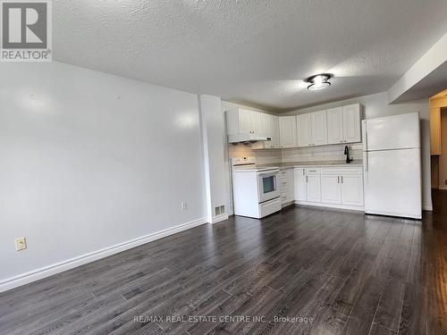 17 Boulder Crescent, Guelph, ON - Indoor Photo Showing Kitchen