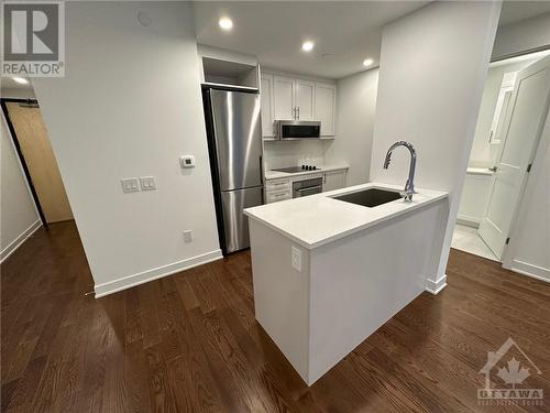 340 Queen Street Unit#302, Ottawa, ON - Indoor Photo Showing Kitchen