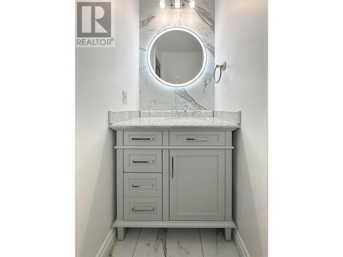 115 Wolverine Avenue, Tumbler Ridge, BC - Indoor Photo Showing Bathroom