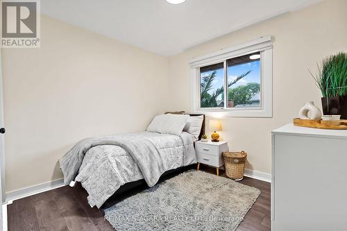 7180 Woodington Road, Niagara Falls, ON - Indoor Photo Showing Bedroom