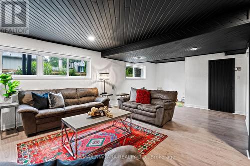 7180 Woodington Road, Niagara Falls, ON - Indoor Photo Showing Living Room