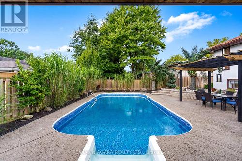 7180 Woodington Road, Niagara Falls, ON - Outdoor With In Ground Pool With Backyard