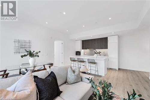 741 King Street W Unit# 202, Kitchener, ON - Indoor Photo Showing Living Room