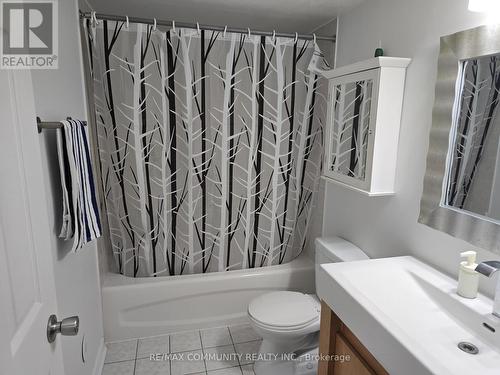 31 - 200 Mclevin Avenue, Toronto, ON - Indoor Photo Showing Bathroom