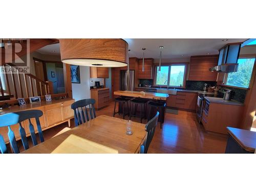 8201 Red Mountain Road, Silverton, BC - Indoor