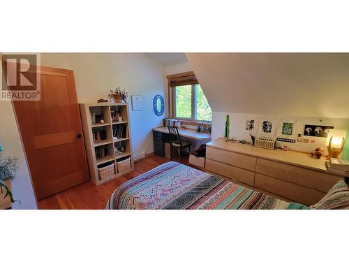 8201 Red Mountain Road, Silverton, BC - Indoor Photo Showing Bedroom