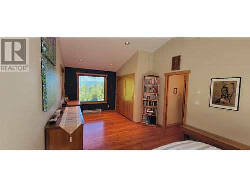 8201 Red Mountain Road, Silverton, BC - Indoor