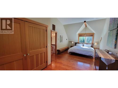 8201 Red Mountain Road, Silverton, BC - Indoor Photo Showing Bedroom