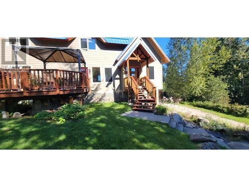 8201 Red Mountain Road, Silverton, BC - Outdoor With Deck Patio Veranda