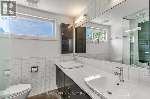 27 Chisholm Avenue, Toronto, ON - Indoor Photo Showing Bathroom