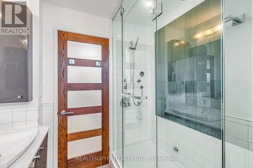 27 Chisholm Avenue, Toronto, ON - Indoor Photo Showing Bathroom