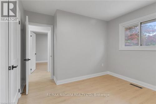 131 Manning Avenue, Hamilton, ON - Indoor Photo Showing Other Room