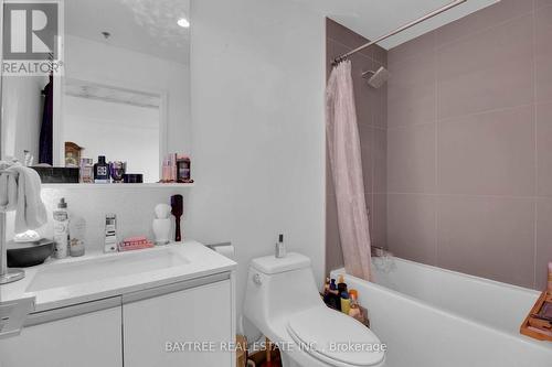 720 - 20 Minowan Miikan Lane, Toronto, ON - Indoor Photo Showing Bathroom