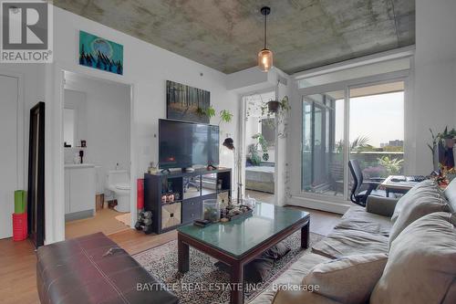 720 - 20 Minowan Miikan Lane, Toronto, ON - Indoor Photo Showing Living Room