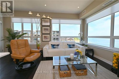 504 - 10 Esplanade Lane, Grimsby, ON - Indoor Photo Showing Living Room