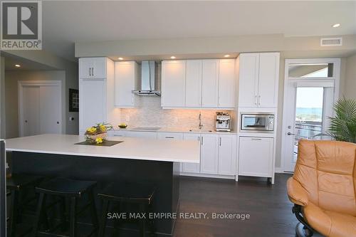 504 - 10 Esplanade Lane, Grimsby, ON - Indoor Photo Showing Kitchen