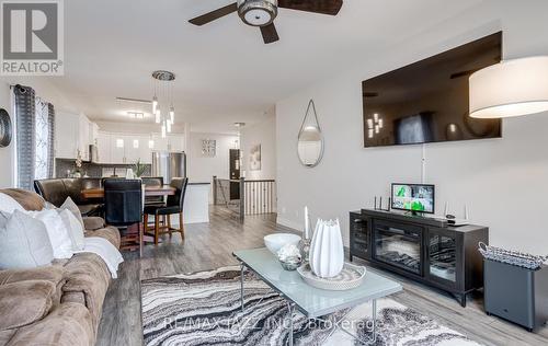 75 Farmington Crescent, Belleville, ON - Indoor Photo Showing Living Room