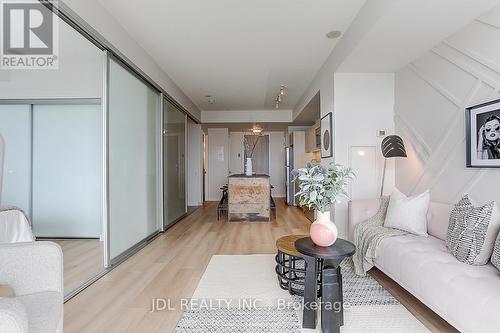 809 - 390 Cherry Street, Toronto, ON - Indoor Photo Showing Living Room