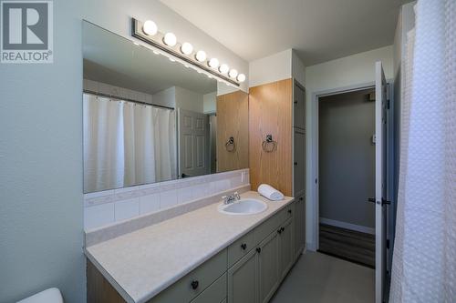 120 Parker Drive, Prince George, BC - Indoor Photo Showing Bathroom