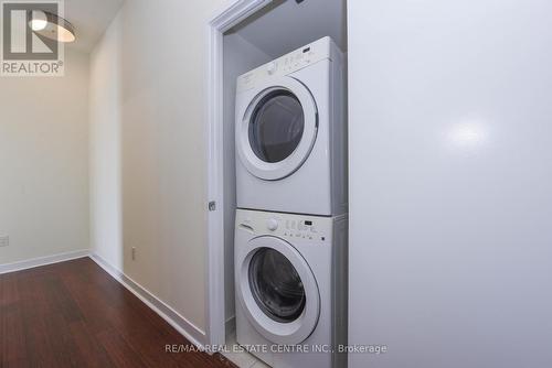 2202 - 365 Prince Of Wales Drive, Mississauga, ON - Indoor Photo Showing Laundry Room