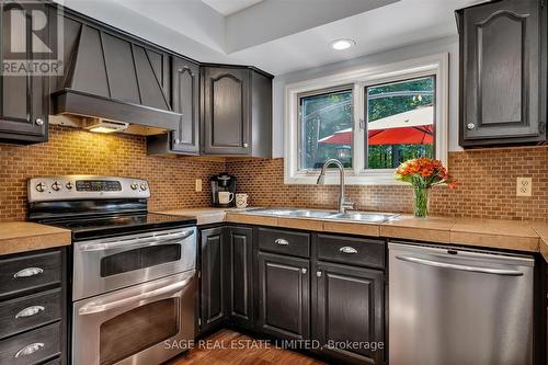 465 County Road 24, Kawartha Lakes, ON - Indoor Photo Showing Kitchen With Double Sink