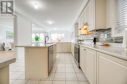 57 Michaelis Street, New Tecumseth, ON - Indoor Photo Showing Kitchen With Upgraded Kitchen