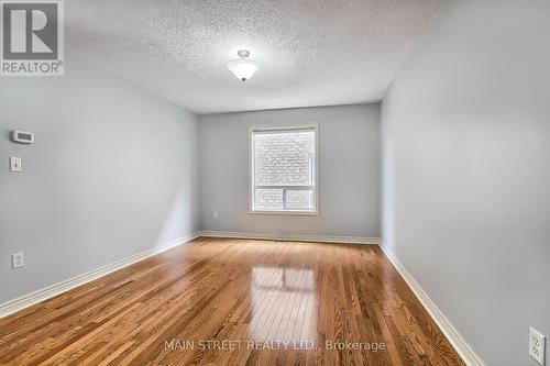 16 Hirst Avenue, Georgina, ON - Indoor Photo Showing Other Room