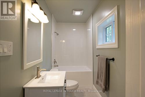 3010 Matchedash Street, Severn, ON - Indoor Photo Showing Bathroom