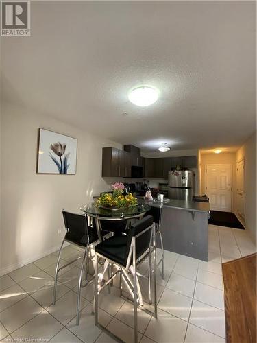 3200 Regional Road 56 Unit# 208, Binbrook, ON - Indoor Photo Showing Dining Room