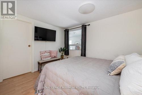 749 River Road E, Wasaga Beach, ON - Indoor Photo Showing Bedroom