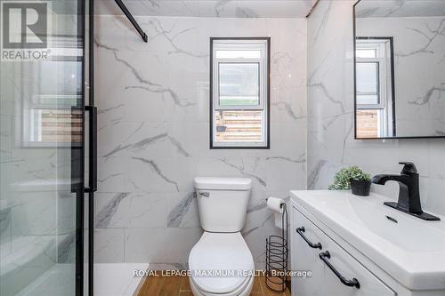 749 River Road E, Wasaga Beach, ON - Indoor Photo Showing Bathroom