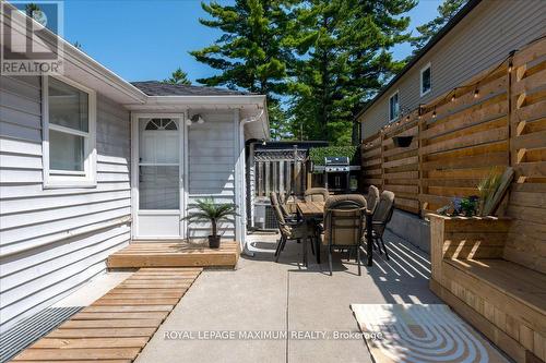 749 River Road E, Wasaga Beach, ON - Outdoor With Exterior