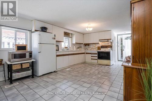 749 River Road E, Wasaga Beach, ON - Indoor Photo Showing Kitchen