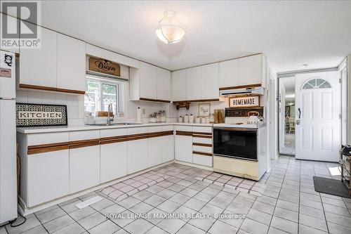 749 River Road E, Wasaga Beach, ON - Indoor Photo Showing Kitchen