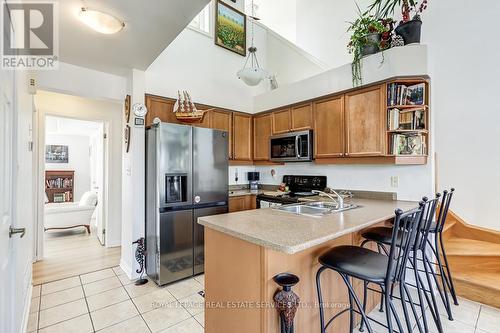 6 - 634 Shoreline Drive, Mississauga, ON - Indoor Photo Showing Kitchen With Double Sink