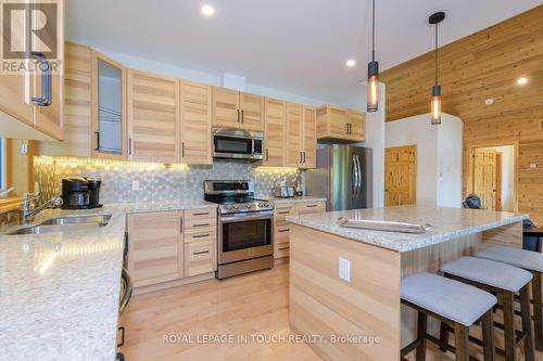 149 John Buchler Road, Georgian Bay, ON - Indoor Photo Showing Kitchen With Double Sink With Upgraded Kitchen