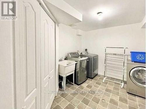 1142 Paperbirch Lane, Oakville, ON - Indoor Photo Showing Laundry Room