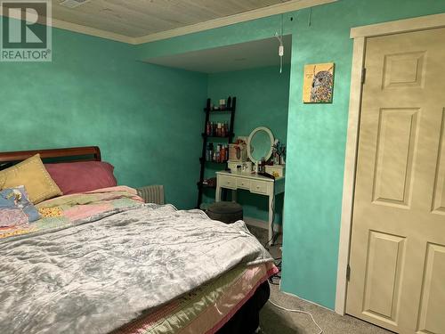 2611 Alpine Drive, Elkford, BC - Indoor Photo Showing Bedroom