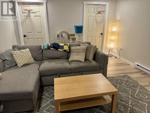 2611 Alpine Drive, Elkford, BC - Indoor Photo Showing Living Room